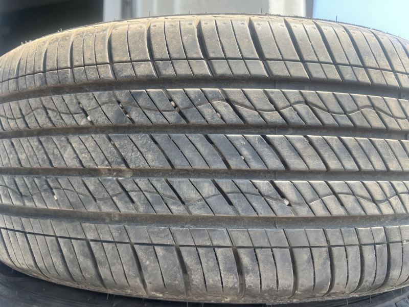 235/60/18 KUMHO CRUGEN PREMIUM 