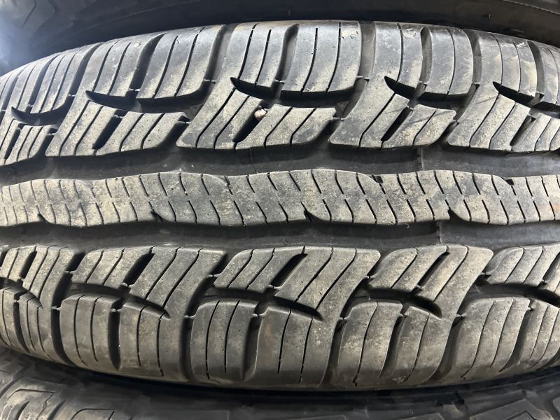 225/65/17 BFGOODRICH ADVANTAGE T/A SPORT LT