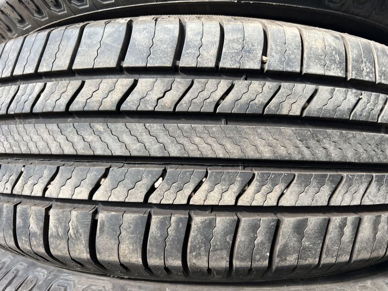 225/65/17 MICHELIN DEFENDER 2