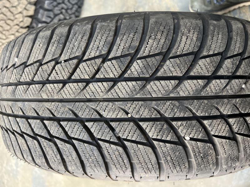 205/55/16 BRIDGESTONE BLIZZAK LM001 RUN FLAT