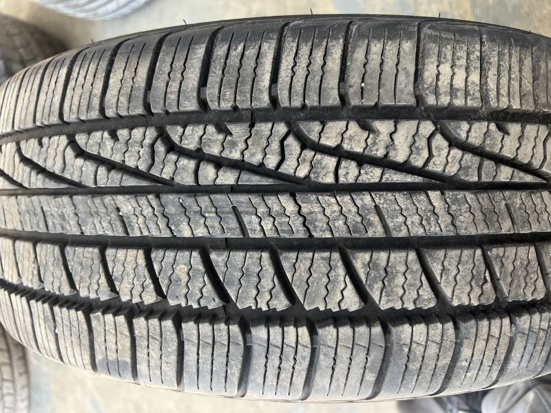 215/45/17 GOODYEAR ASSURANCE WEATHER READY 