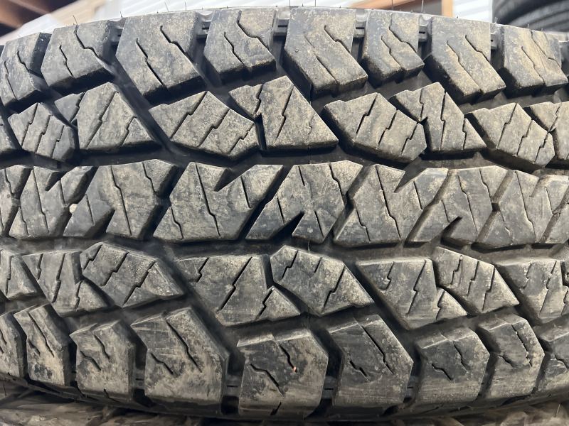 LT 245/75/17 HANKOOK DYNAPRO AT2 XTREME 