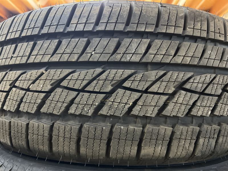 245/55/19 TOYO CELSIUS 2
