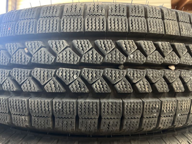 LT 245/75/17 BRIDGESTONE BLIZZAK LT