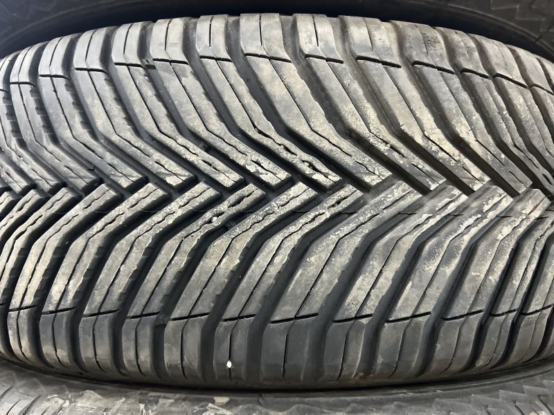 225/55/19 MICHELIN CROSS CLIMATE2
