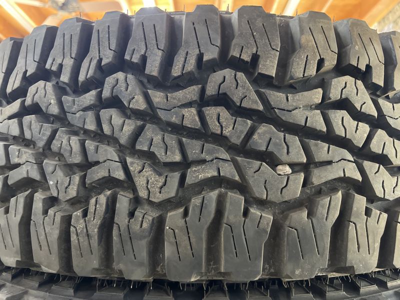 LT 275/70/18 GOODYEAR WRANGLER ULTRA TERRAIN AT