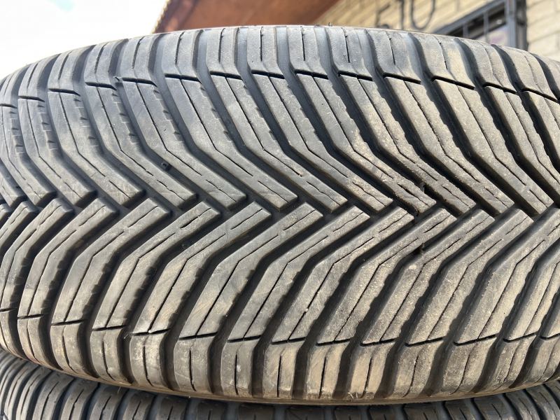 235/60/18 MICHELIN CROSS CLIMATE 2