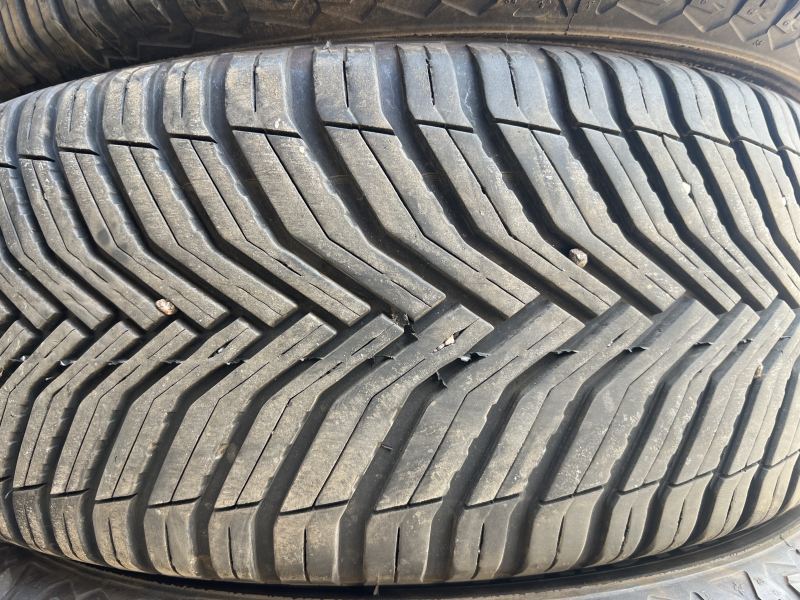 215/55/17 MICHELIN CROSS CLIMATE 2