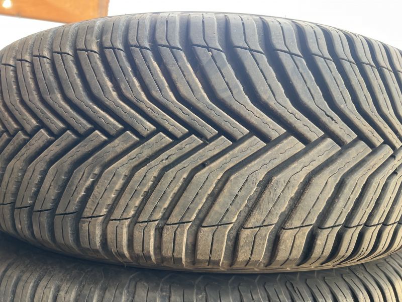 235/65/17 MICHELIN CROSS CLIMATE 2