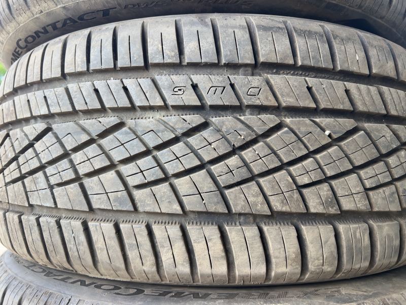 235/40/19 CONTINENTAL EXTREME CONTACT DWS06 PLUS 