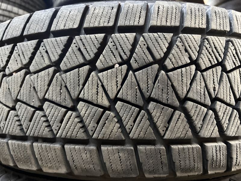 225/65/17 BRIDGESTONE BLIZZAK DM-V2
