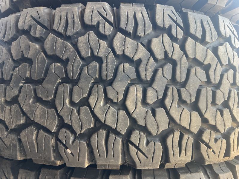 LT 275/70/18 BFGOODRICH ALL TERRAIN T/A KO2 