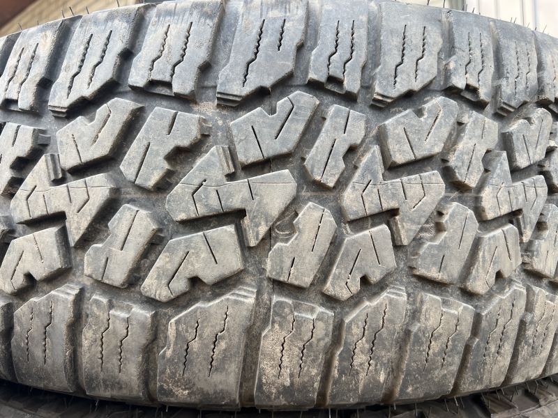 275/60/20 FALKEN WILDPEAK A/T AT3W 