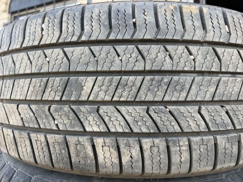 225/55/17 ROAD HUGGER GTP AS/02