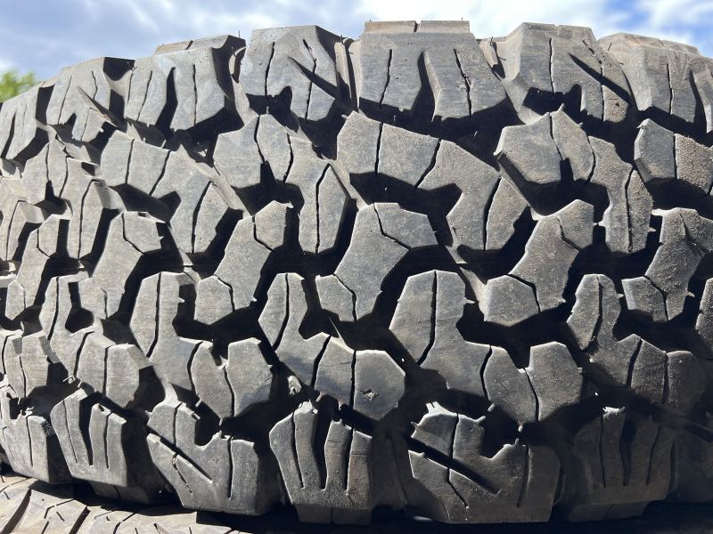 LT 245/75/16 BFGOODRICH ALL TERRAIN T/A KO2 