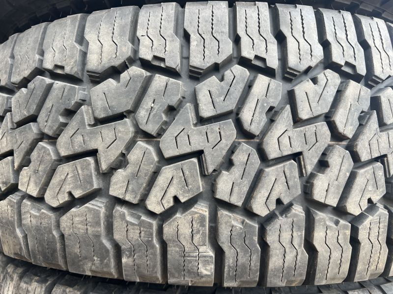 LT 275/70/17 FALKEN WILDPEAK A/T AT3W 