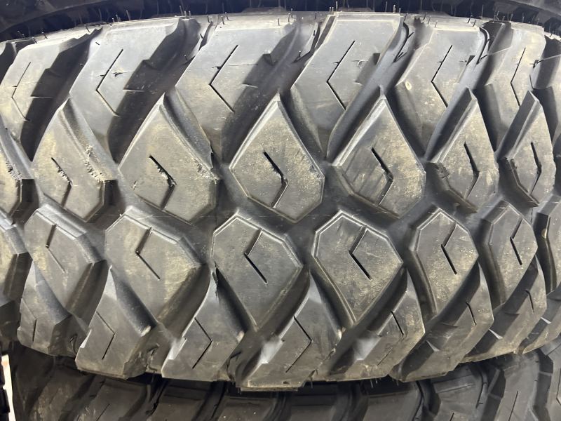 LT 37x12.50/18 MAXXIS RAZR MT