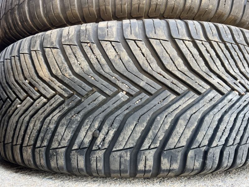 225/65/17 MICHELIN CROSS CLIMATE 2