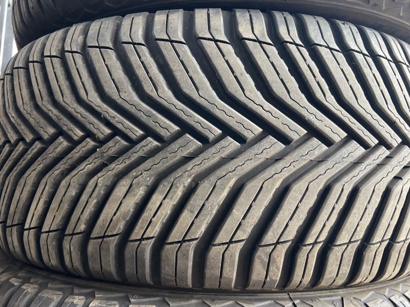 235/45/18 MICHELIN CROSS CLIMATE 2