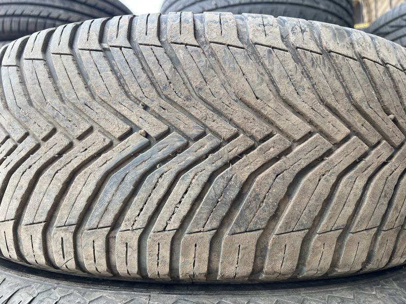 225/60/17 MICHELIN CROSS CLIMATE 2