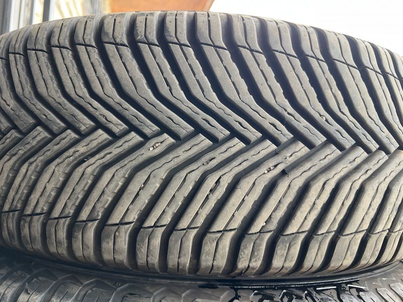 225/65/17 MICHELIN CROSS CLIMATE 2