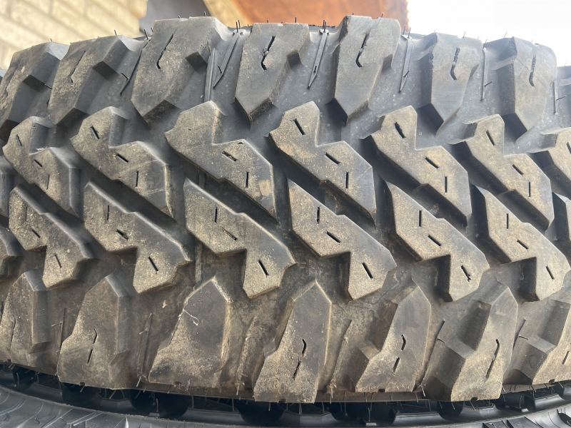 LT 285/75/18 YOKOHAMA GEOLANDAR M/T G003