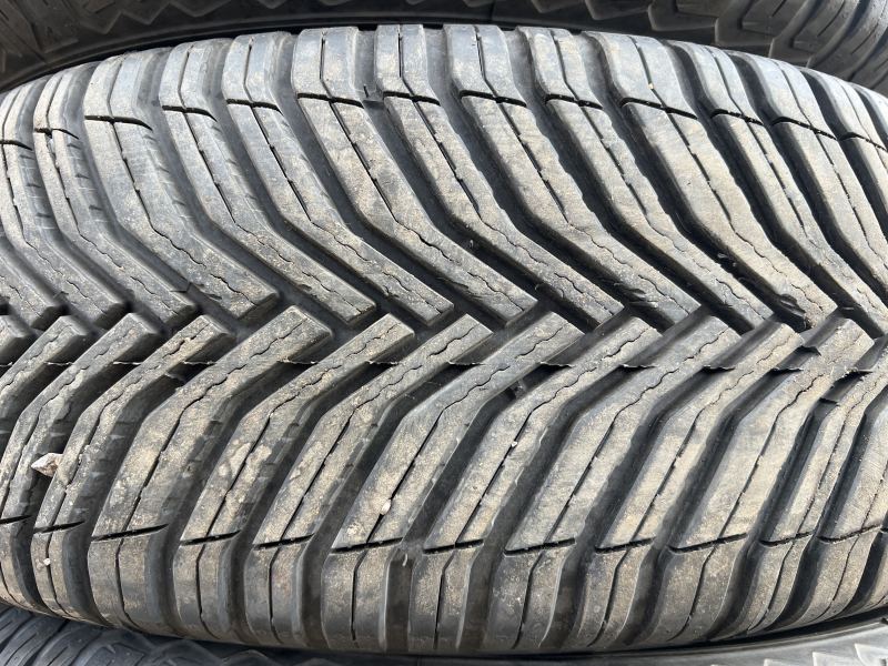 225/60/17 MICHELIN CROSS CLIMATE 2