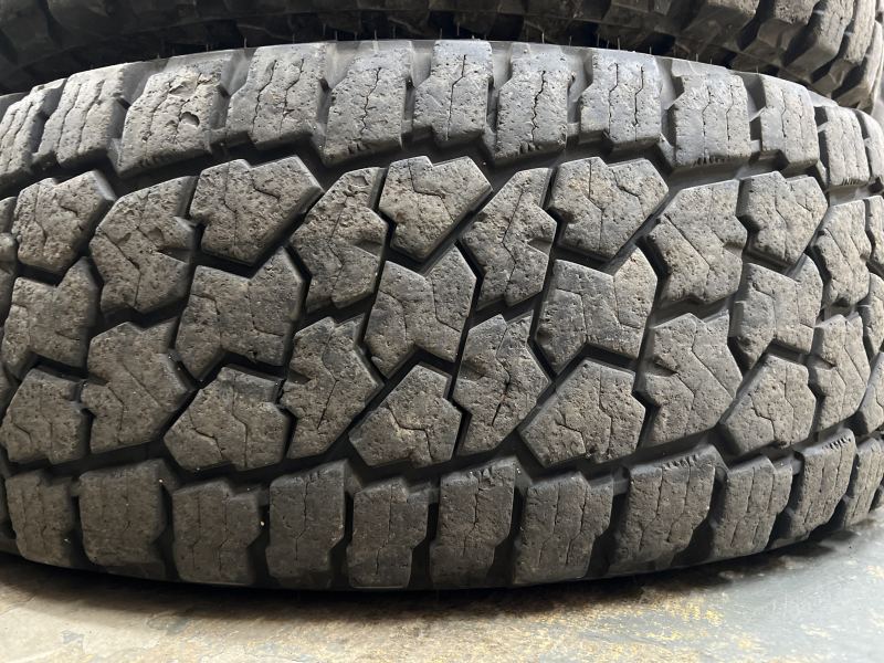 LT 275/70/18 COOPER DISCOVERER STRONGHOLD AT