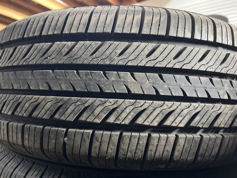 215/55/17 YOKOHAMA AVID ASCEND LX