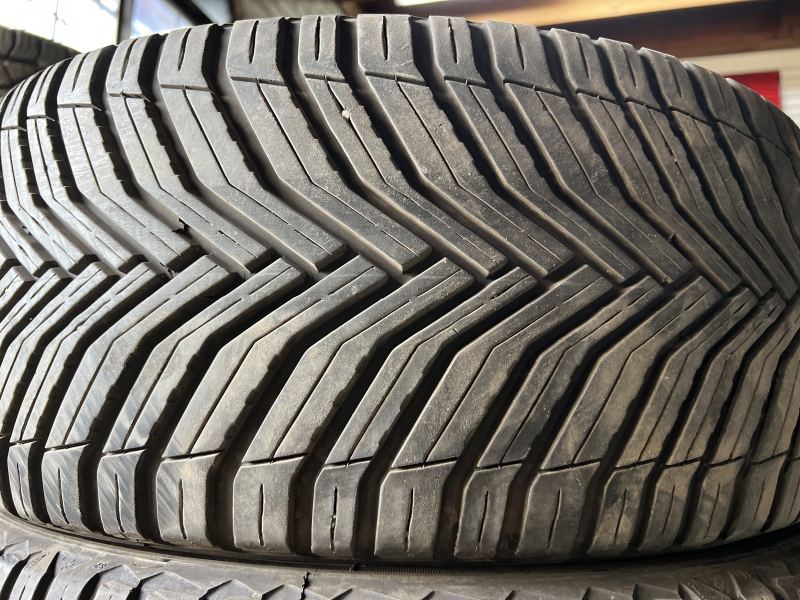 235/40/19 MICHELIN CROSS CLIMATE 2